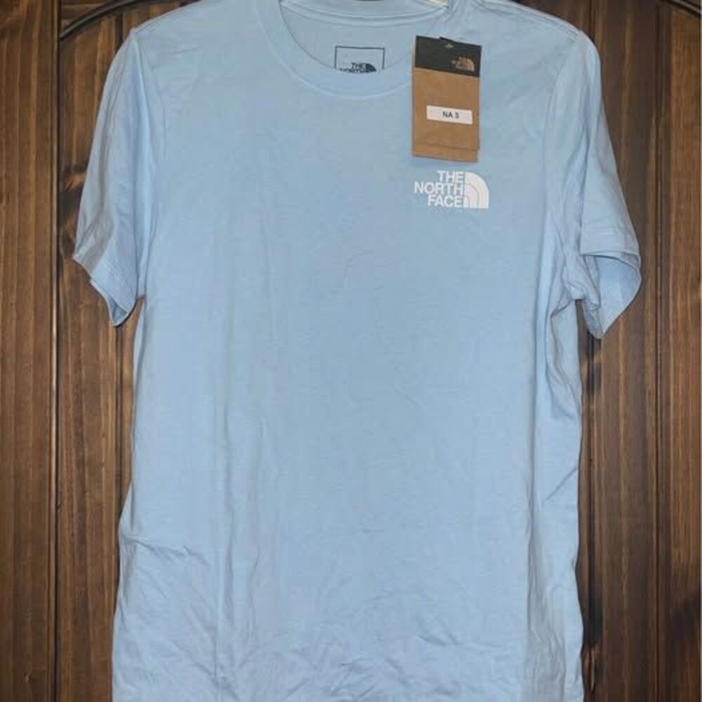 NWT Medium Women’s The North Face T-shirt 4th of July
